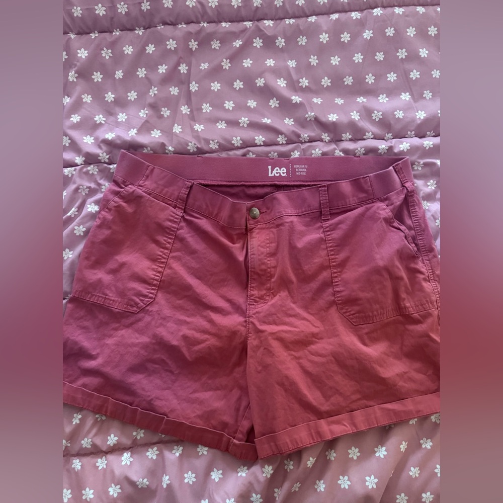 Lee Women's Rose Cargo Bermuda mid rise Shorts